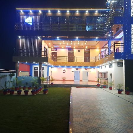 Hotel Blue Diamond Bahraich Exterior foto