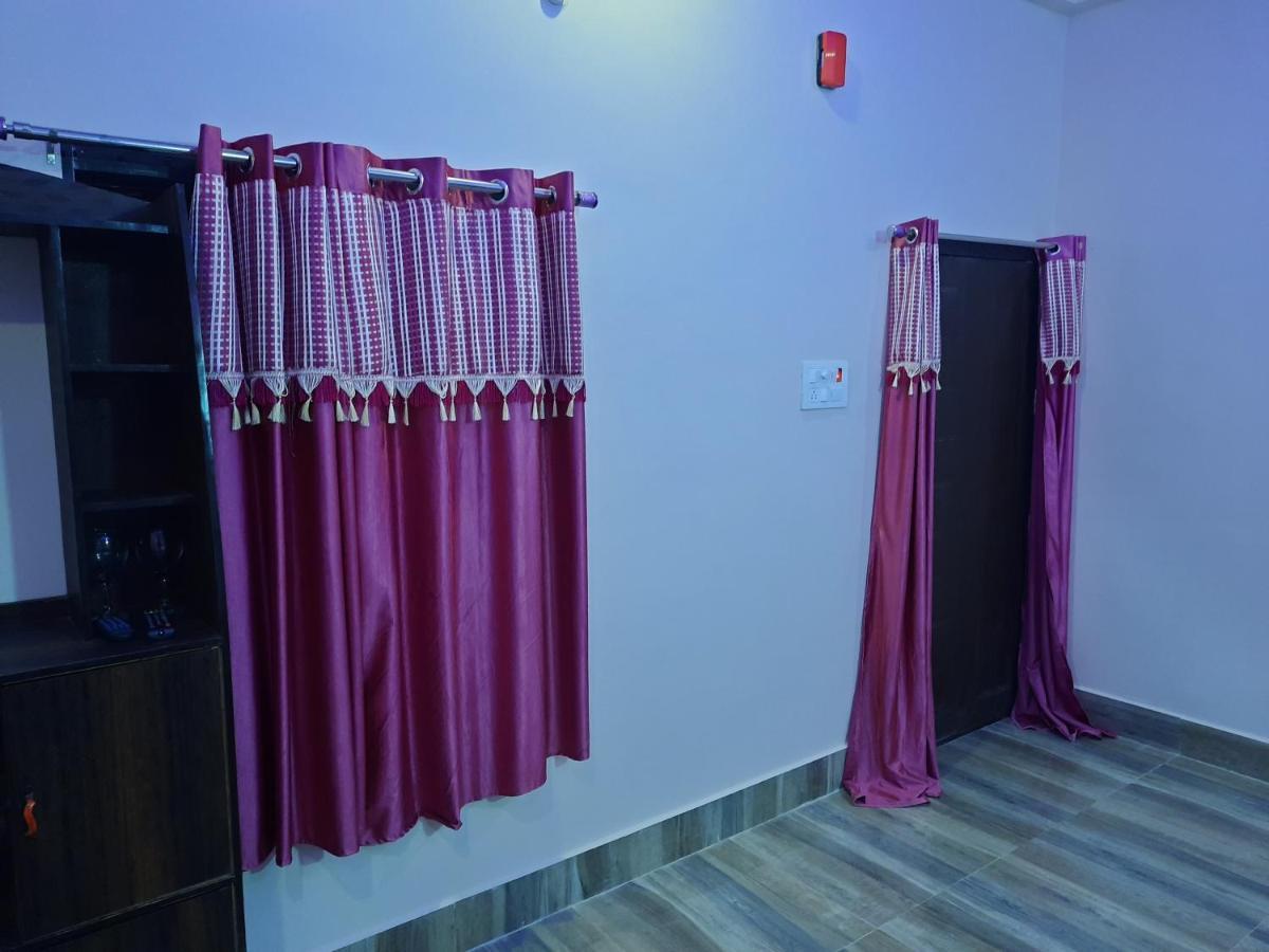 Hotel Blue Diamond Bahraich Exterior foto