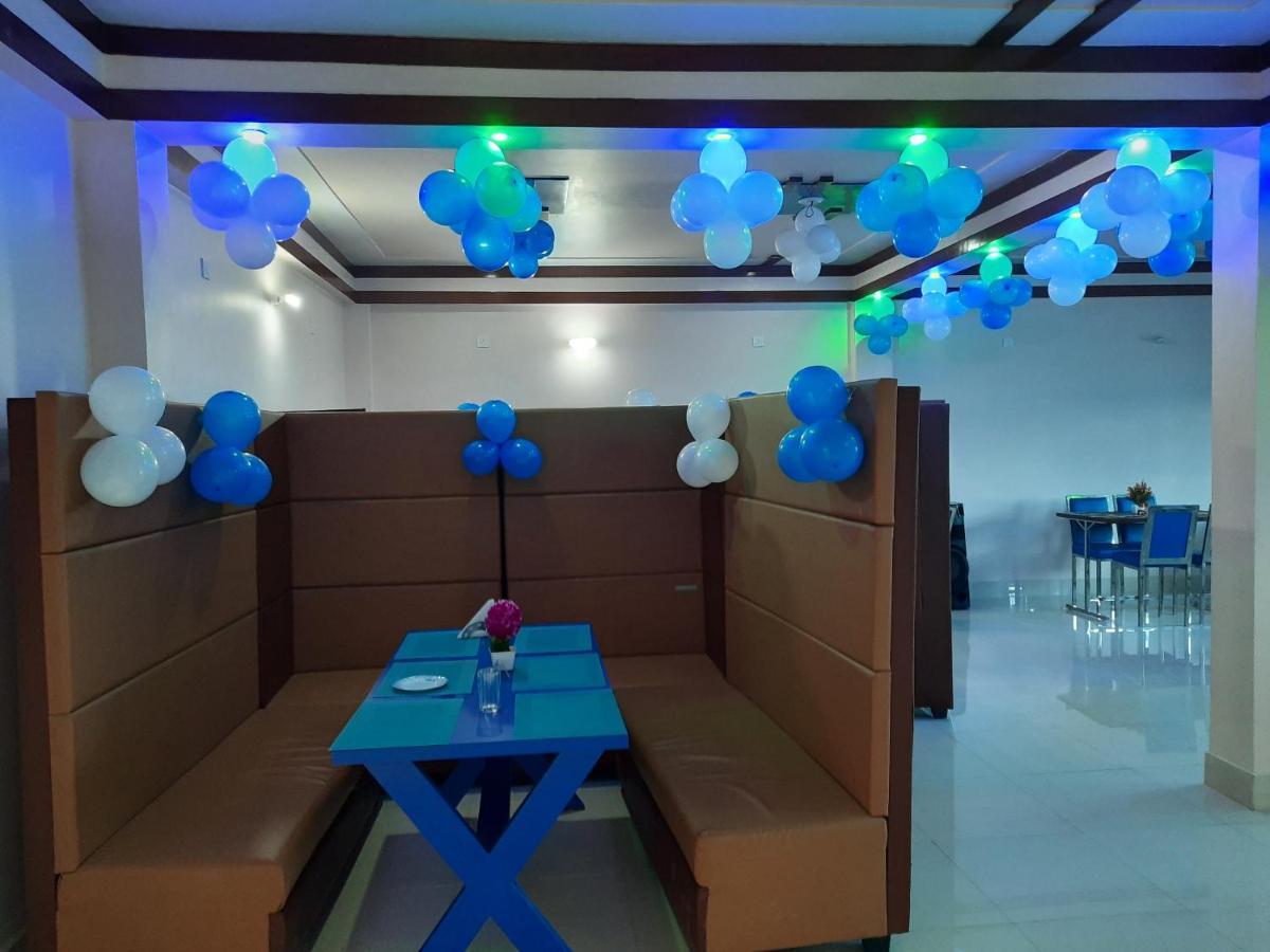 Hotel Blue Diamond Bahraich Exterior foto